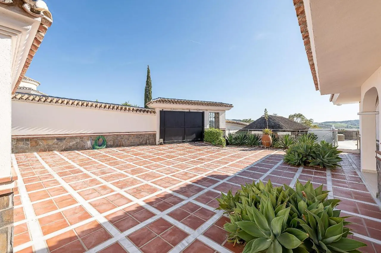 Stunning 6 Bed Villa Private Pool Mijas Gol Fuengirola