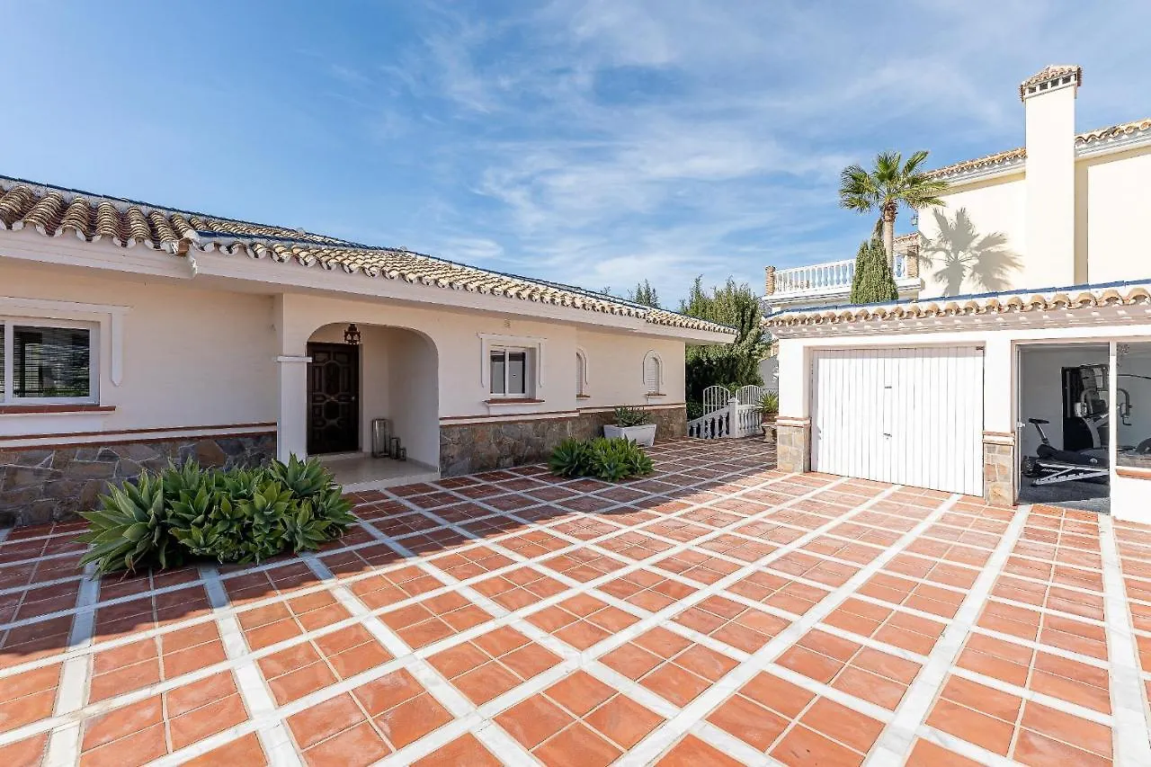 Stunning 6 Bed Villa Private Pool Mijas Gol Fuengirola
