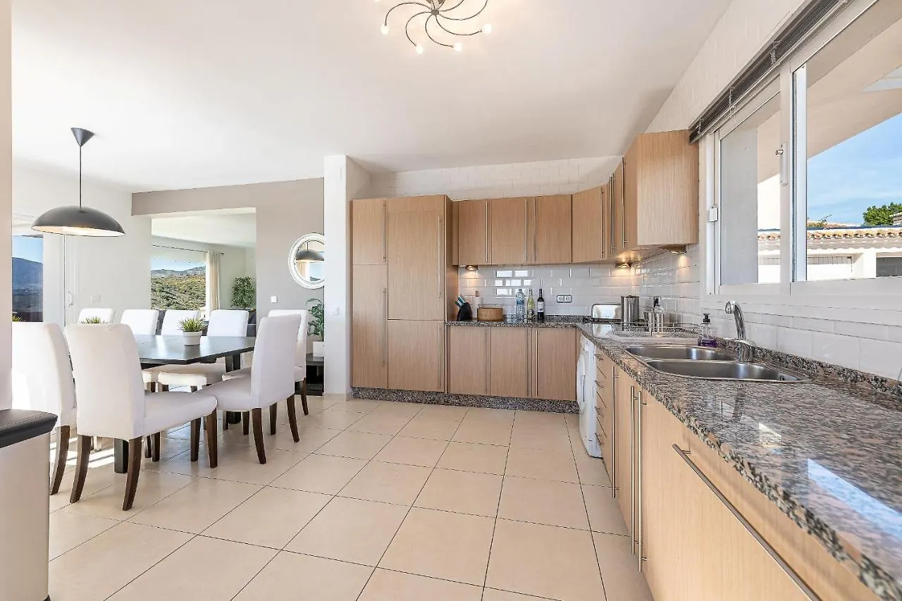 Stunning 6 Bed Villa Private Pool Mijas Gol Fuengirola