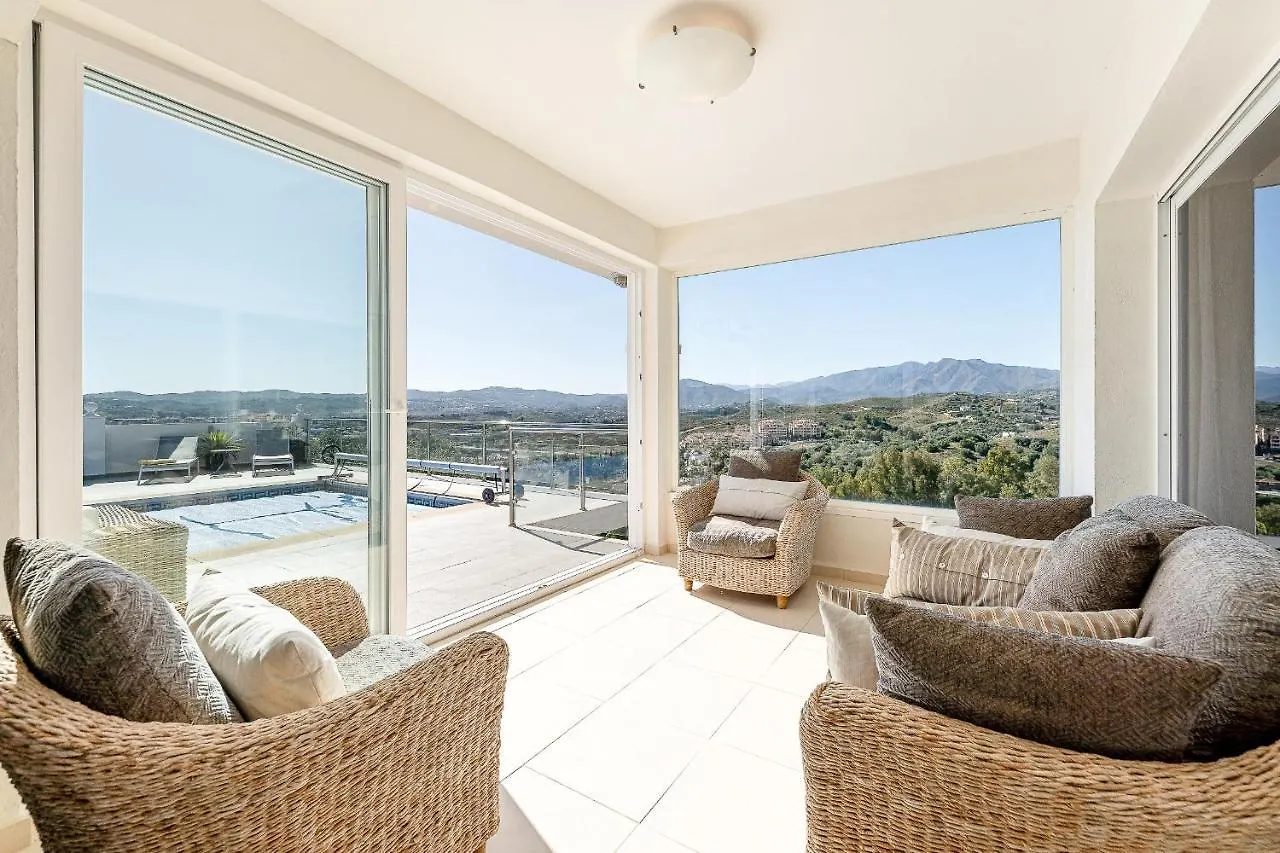 Stunning 6 Bed Villa Private Pool Mijas Gol Fuengirola 0*,