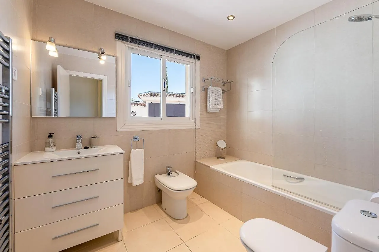Stunning 6 Bed Villa Private Pool Mijas Gol Fuengirola